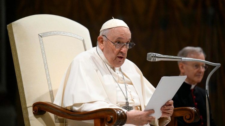 Francisco pide una espiritualidad de reparación para abordar los abusos del clero Francisco pide una espiritualidad de reparación para abordar los abusos del clero