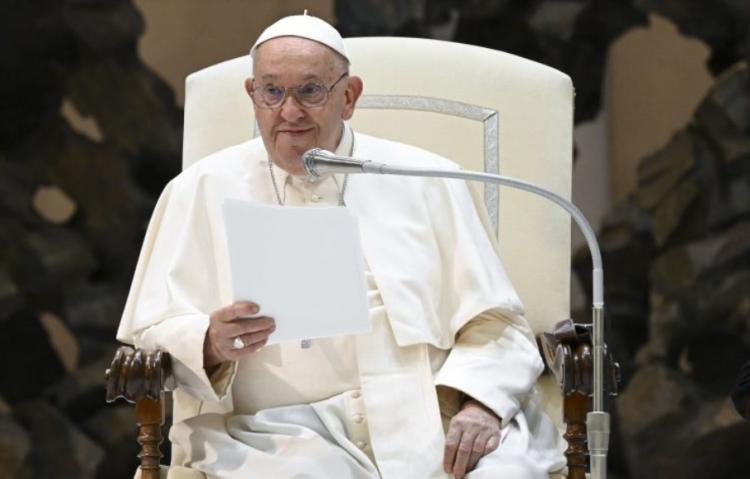 Francisco: que la unción del Espíritu nos lleve a perfumar el mundo con Cristo Francisco: que la unción del Espíritu nos lleve a perfumar el mundo con Cristo