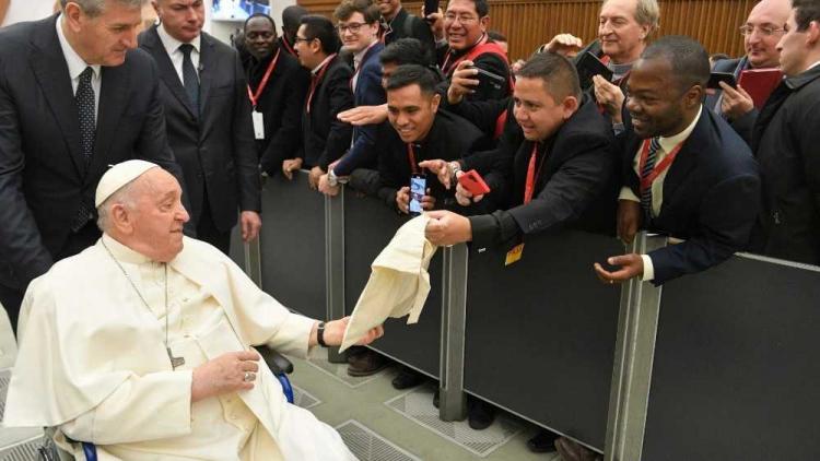 Francisco recordó a los sacerdotes que es necesaria una formación humana integral Francisco recordó a los sacerdotes que es necesaria una formación humana integral