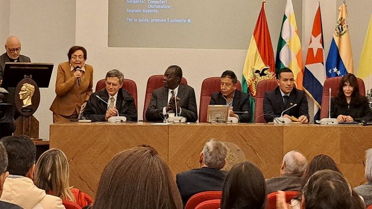 Francisco relanza el llamamiento a tejer lazos 'con todo lo que es la Creación' Francisco relanza el llamamiento a tejer lazos 'con todo lo que es la Creación'