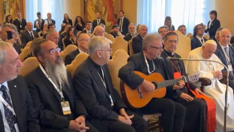 El Papa aconsejó a los argentinos "rezar los unos por los otros" como hermanos El Papa aconsejó a los argentinos "rezar los unos por los otros" como hermanos