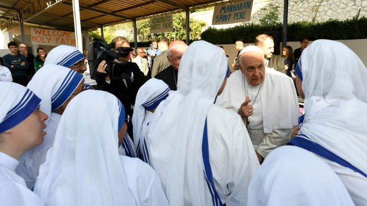 Francisco visitó a las Misioneras de la Caridad en la periferia de Marsella