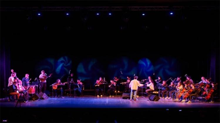 Gala folklórica para apoyar la formación de sacerdotes Gala folklórica para apoyar la formación de sacerdotes