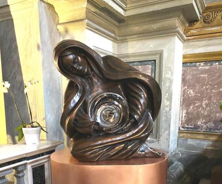 Inauguraron en Roma la primera escultura pro vida Inauguraron en Roma la primera escultura pro vida