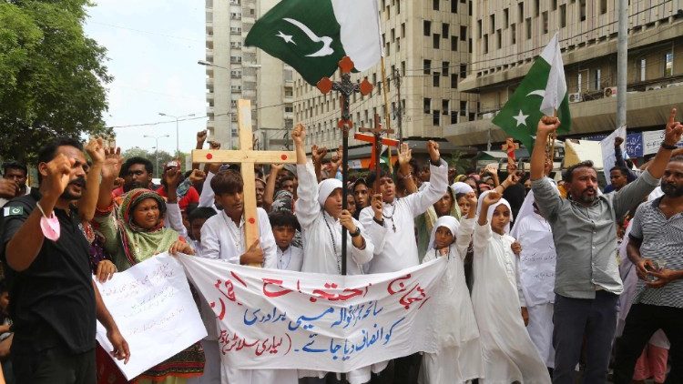Instan a la ONU a actuar contra la violencia anticristiana en India y Pakistán