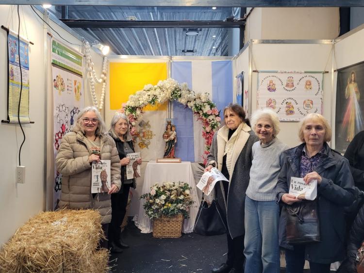 Participantes de Un Rosario por la Vida rezaron ante la Patrona del Agro Participantes de Un Rosario por la Vida rezaron ante la Patrona del Agro