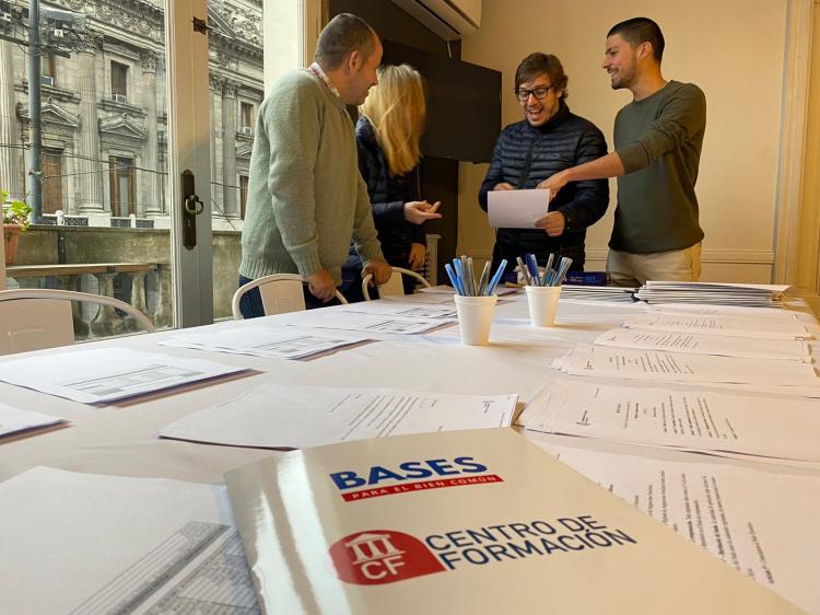 Programa de Conducción Política y Liderazgo Social para jóvenes Programa de Conducción Política y Liderazgo Social para jóvenes