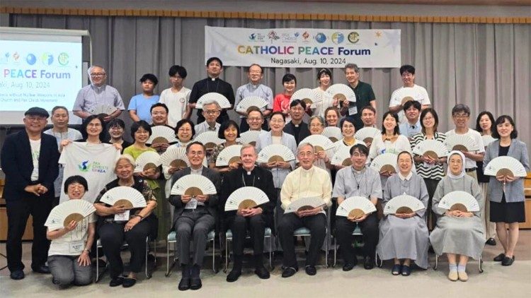 Foro Católico por la Paz en Japón: llamamiento por un mundo libre de armas nucleares Foro Católico por la Paz en Japón: llamamiento por un mundo libre de armas nucleares