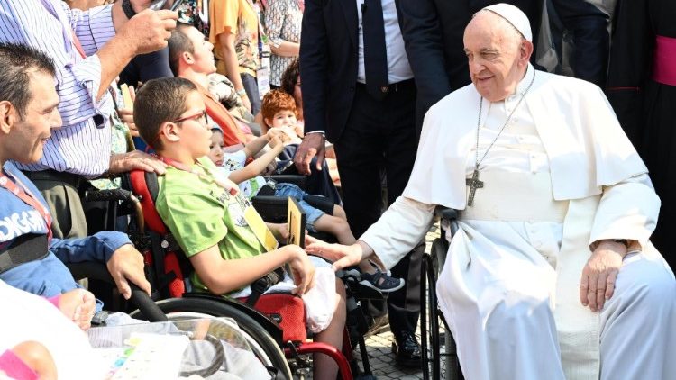 Jornada Mundial del Enfermo: Cuidemos a los que sufren y están solos, pide el Papa
