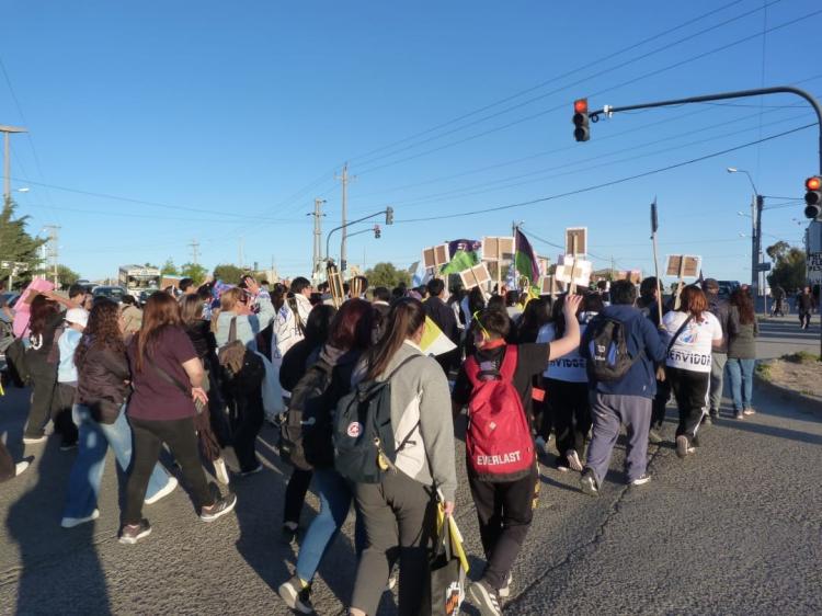 Comodo Rivadavia: Pereginación Juvenil Mariana