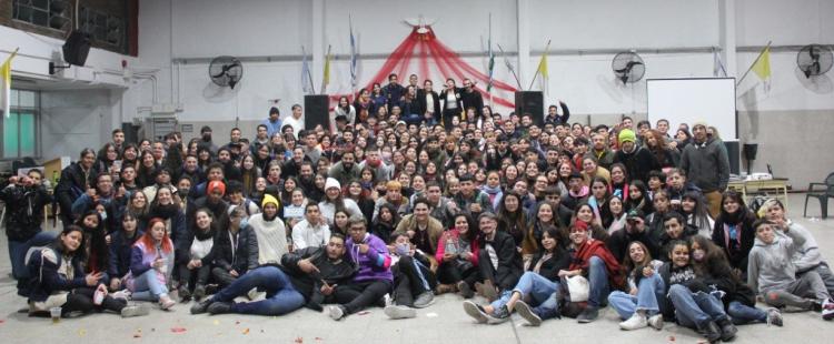 Jóvenes de la diócesis de Avellaneda-Lanús realizaron una vigilia por Pentecostés Jóvenes de la diócesis de Avellaneda-Lanús realizaron una vigilia por Pentecostés