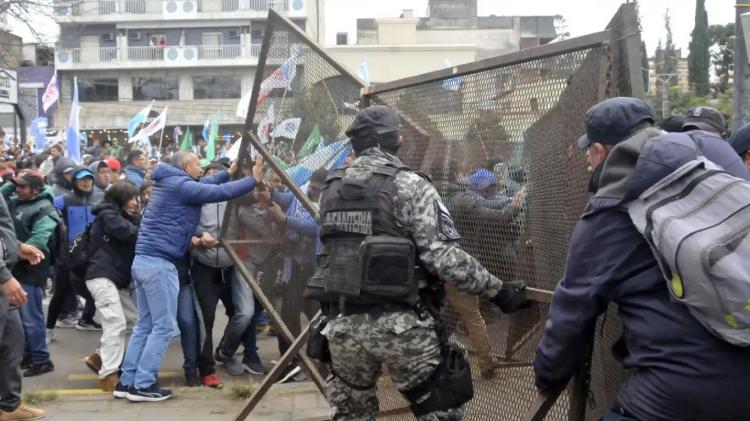 Jujuy: los obispos rechazan toda violencia y llaman a la pacificación y al diálogo Jujuy: los obispos rechazan toda violencia y llaman a la pacificación y al diálogo