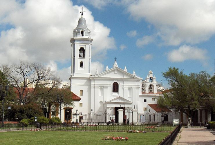 La basílica Nuestra Señora del Pilar prepara sus fiestas patronales La basílica Nuestra Señora del Pilar prepara sus fiestas patronales