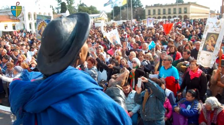 La comunidad de Quilmes peregrina a Luján La comunidad de Quilmes peregrina a Luján