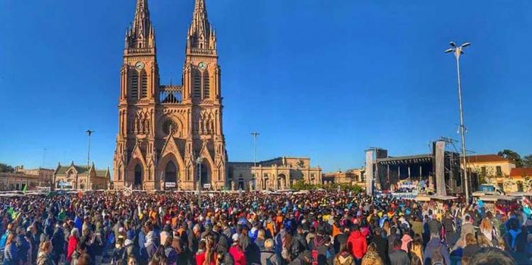La comunidad polaca de la Argentina peregrinará al santuario de Luján La comunidad polaca de la Argentina peregrinará al santuario de Luján