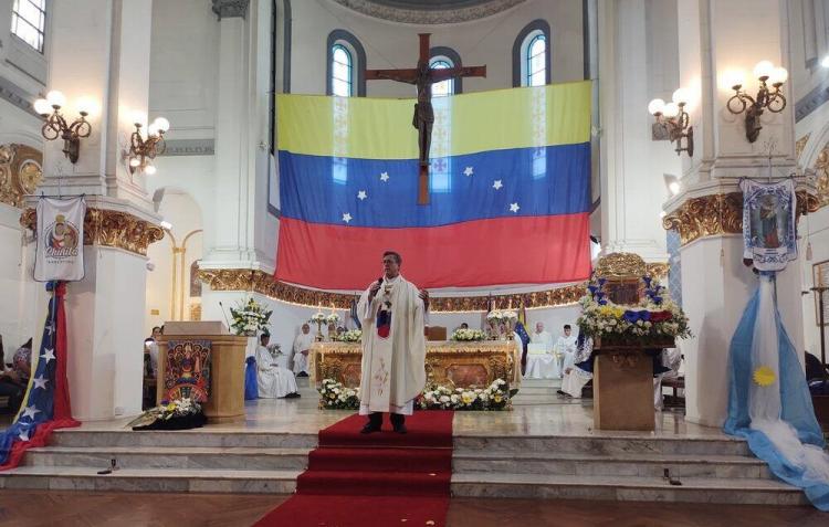 La comunidad venezolana en Buenos Aires celebró a una Virgen patrona regional La comunidad venezolana en Buenos Aires celebró a una Virgen patrona regional