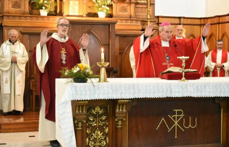 La diócesis de Lomas de Zamora se despidió de Mons. Medina La diócesis de Lomas de Zamora se despidió de Mons. Medina