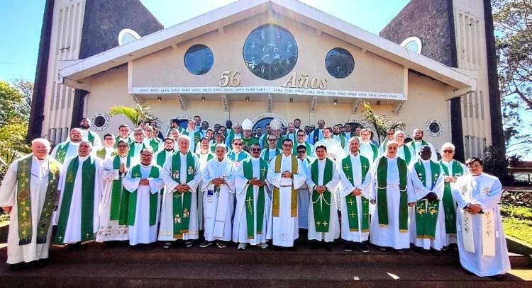 Puerto Iguazú participó del encuentro de sacerdotes de la triple frontera Puerto Iguazú participó del encuentro de sacerdotes de la triple frontera