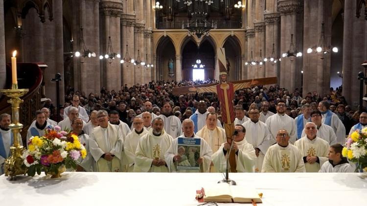 San Justo: la comunidad diocesana peregrinó a Luján 'con María, de pie y al pie' San Justo: la comunidad diocesana peregrinó a Luján 'con María, de pie y al pie'