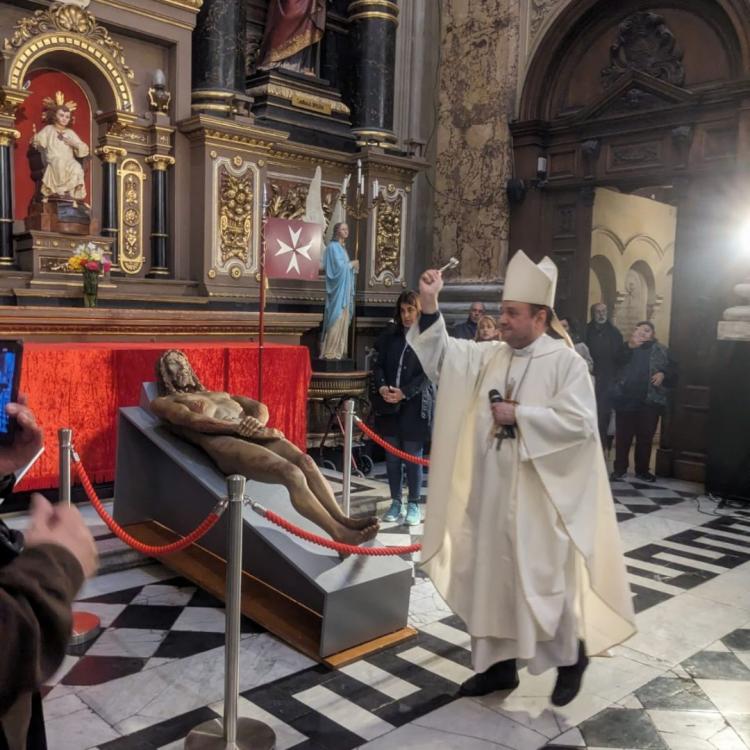 La exposición '¿Quién es el Hombre de la Sábana?' llegó a la parroquia San José de Flores La exposición '¿Quién es el Hombre de la Sábana?' llegó a la parroquia San José de Flores