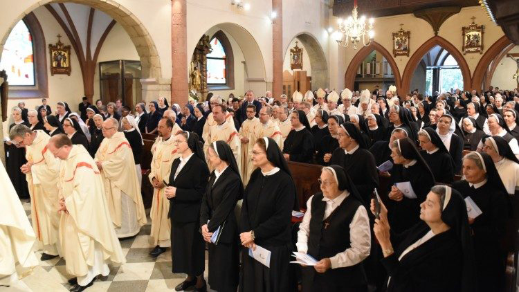 La Iglesia celebra hoy la Jornada Mundial de la Vida Consagrada La Iglesia celebra hoy la Jornada Mundial de la Vida Consagrada