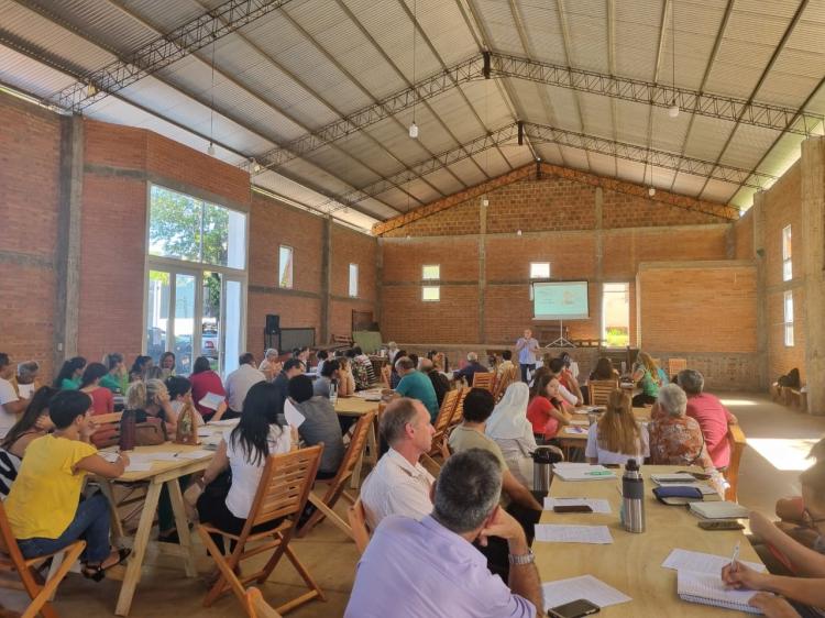 La Iglesia de Puerto Iguazú continúa profundizando su camino sinodal La Iglesia de Puerto Iguazú continúa profundizando su camino sinodal