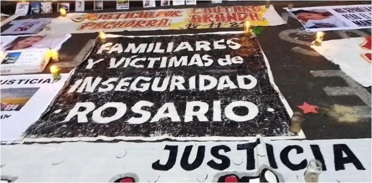 La Iglesia de Rosario denuncia la violencia y pobreza que "enluta a la ciudad" La Iglesia de Rosario denuncia la violencia y pobreza que "enluta a la ciudad"