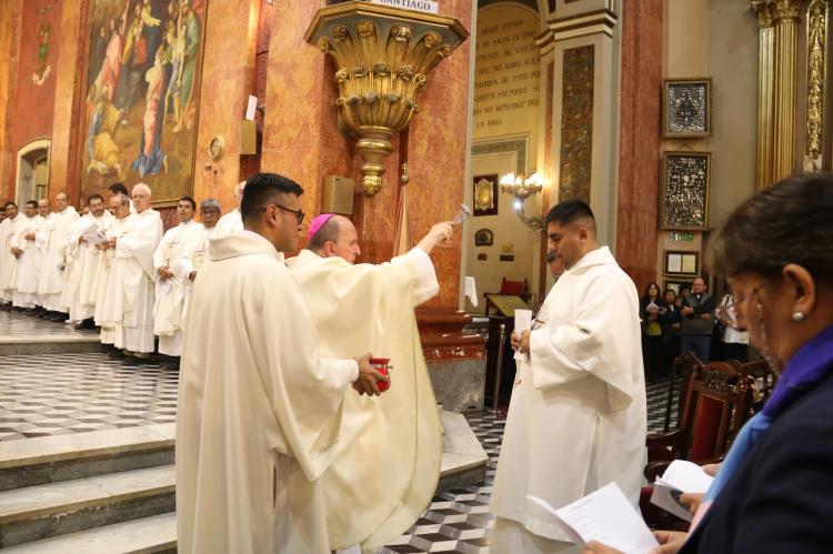 Mons. Cargnello, al nuevo presbítero: 'El sacerdote es un hacedor de comunión' Mons. Cargnello, al nuevo presbítero: 'El sacerdote es un hacedor de comunión'