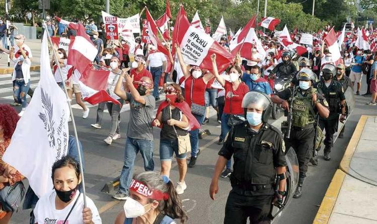 La Iglesia dispuesta a mediar para solucionar crisis en Perú La Iglesia dispuesta a mediar para solucionar crisis en Perú