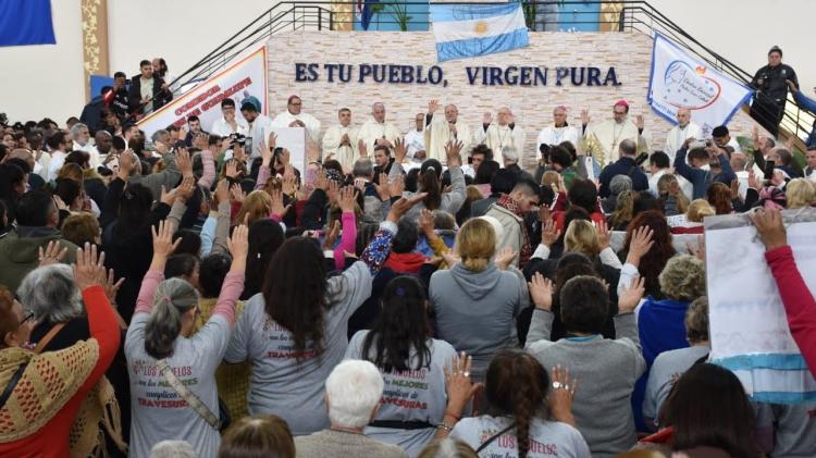La Iglesia invita a las familias argentinas a sostenerse en la fe y la solidaridad La Iglesia invita a las familias argentinas a sostenerse en la fe y la solidaridad