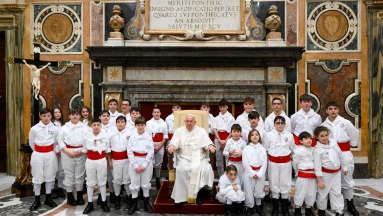 'La Iglesia necesita santos con fervor apostólico', alentó el Papa 'La Iglesia necesita santos con fervor apostólico', alentó el Papa