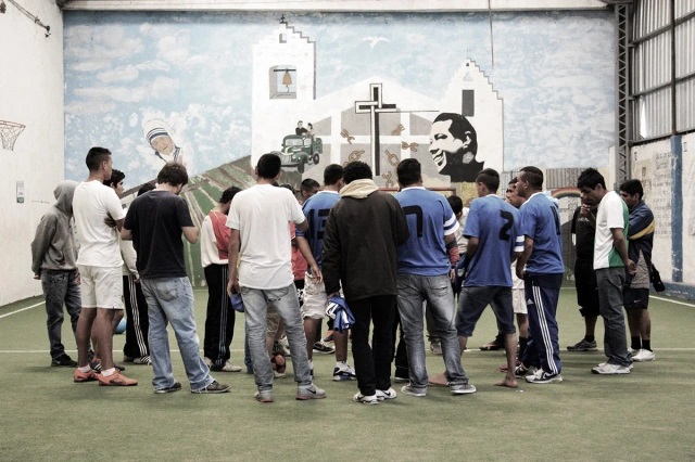 La Iglesia reza por la paz y se compromete a seguir abrazando a los que sufren adicciones La Iglesia reza por la paz y se compromete a seguir abrazando a los que sufren adicciones
