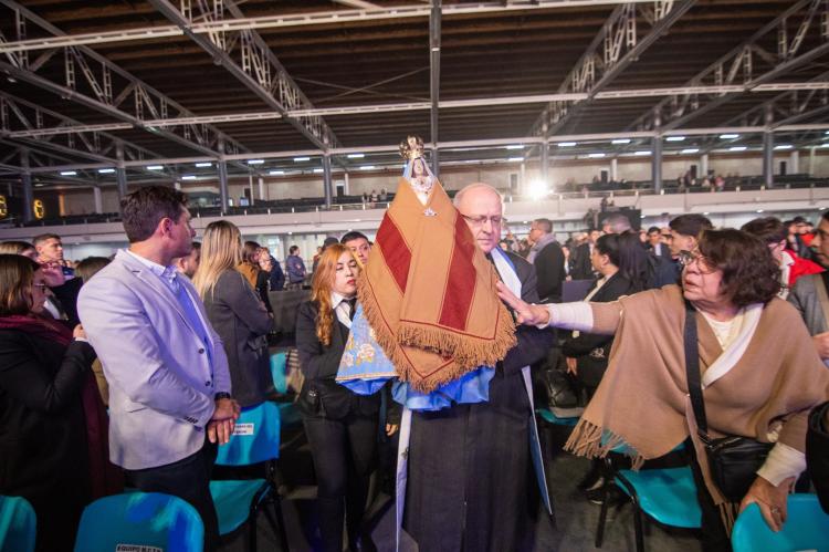 La imagen de la Virgen del Valle, presente en la apertura de la Fiesta del Poncho La imagen de la Virgen del Valle, presente en la apertura de la Fiesta del Poncho