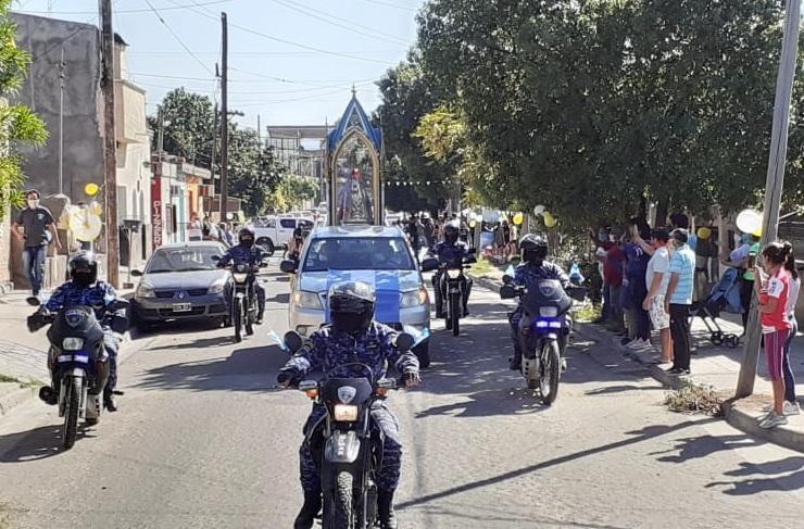 La imagen de la Virgen del Valle quedó entronizada en el parque Adán Quiroga