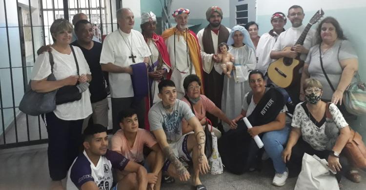 La Navidad llegó a un centro de detención de menores lomense La Navidad llegó a un centro de detención de menores lomense