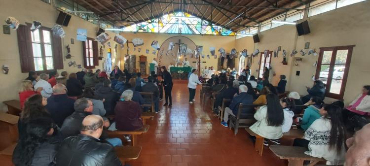 La parroquia Exaltación de la Santa Cruz de los Quilmes celebró sus bodas de plata