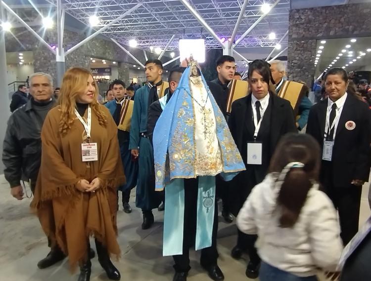 La Patrona Nacional del Turismo engalana la 53ª Fiesta del Poncho La Patrona Nacional del Turismo engalana la 53ª Fiesta del Poncho