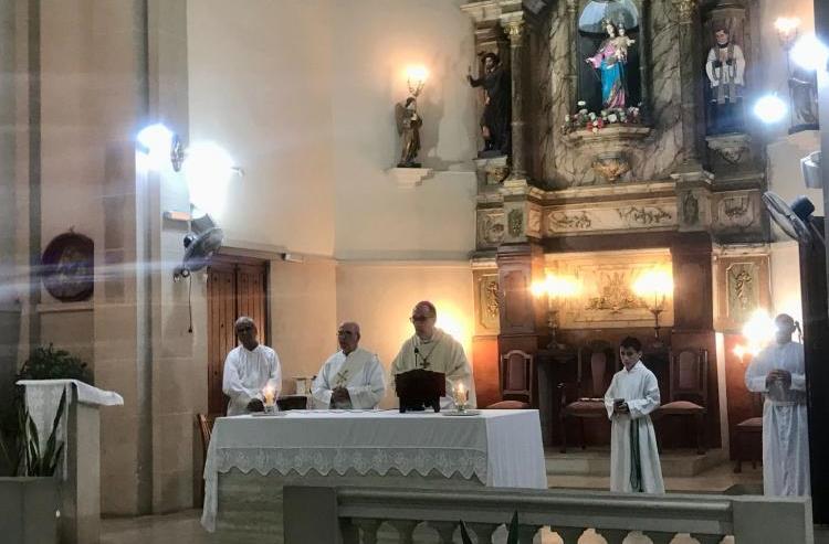 La Plata: el arzobispo visitó el Hospital de Niños y una parroquia de Berisso La Plata: el arzobispo visitó el Hospital de Niños y una parroquia de Berisso