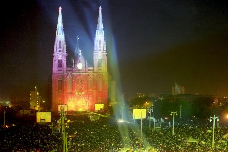 La Plata: inaugurarán un nuevo sistema de iluminación externa en la catedral La Plata: inaugurarán un nuevo sistema de iluminación externa en la catedral