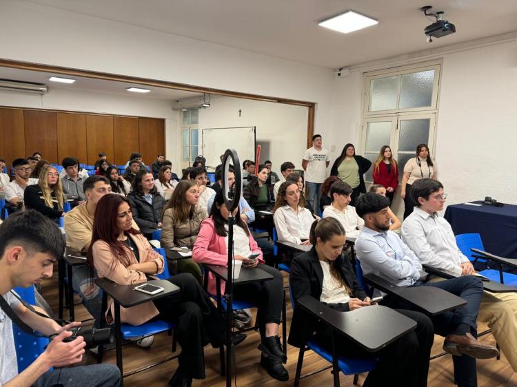 La Plata: Presentaron el voluntariado 'Manos a la obra' de este año La Plata: Presentaron el voluntariado 'Manos a la obra' de este año