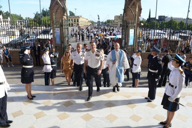 La Policía Federal Argentina peregrinó al santuario de Luján La Policía Federal Argentina peregrinó al santuario de Luján