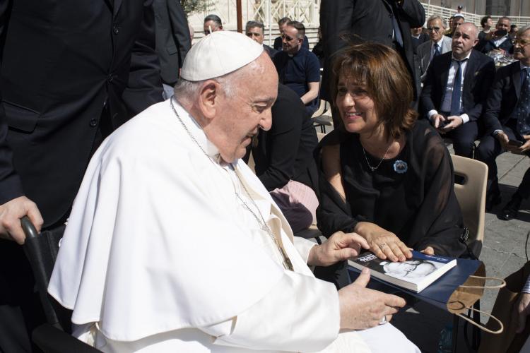 La presidente de ACDE se reunió con el Papa Francisco en el Vaticano La presidente de ACDE se reunió con el Papa Francisco en el Vaticano