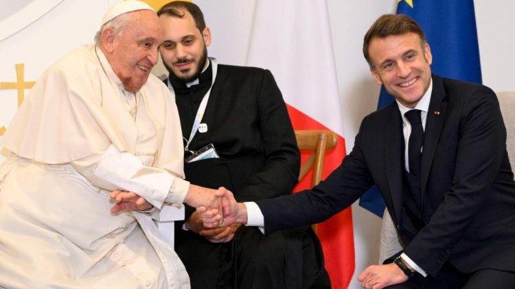 Con la reunión del Papa con Macron, concluye la visita a Córcega Con la reunión del Papa con Macron, concluye la visita a Córcega