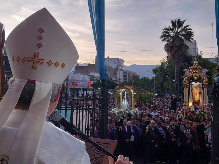 La Rioja celebró la fiesta invernal en honor de San Nicolás La Rioja celebró la fiesta invernal en honor de San Nicolás
