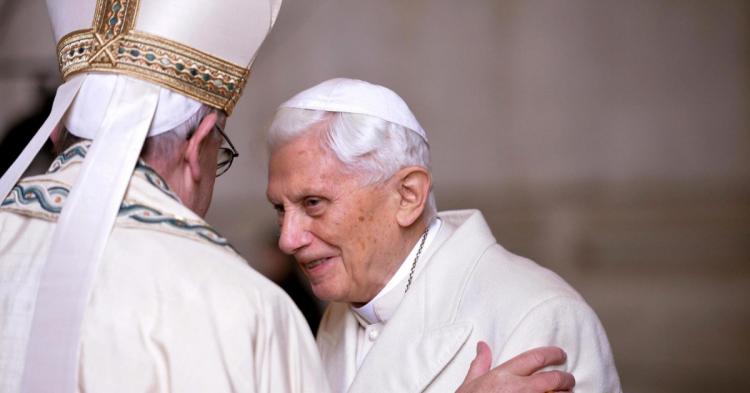 La Santa Sede confirmó que Benedicto XVI "descansó bien y está lúcido y consciente" La Santa Sede confirmó que Benedicto XVI "descansó bien y está lúcido y consciente"