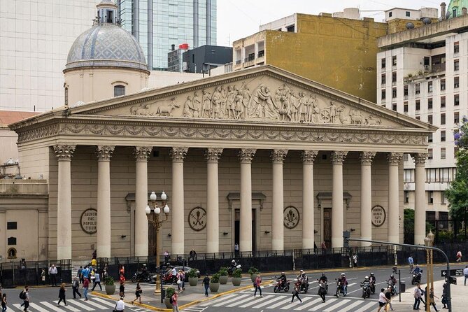 La Santísima Trinidad cumple 86 años como catedral primada de la Argentina La Santísima Trinidad cumple 86 años como catedral primada de la Argentina