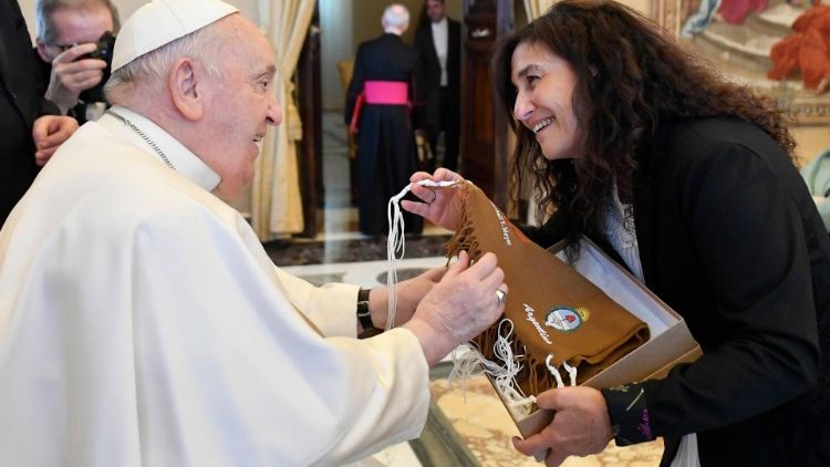 La tecnología no debe prevalecer sobre la humanidad, advirtió Francisco