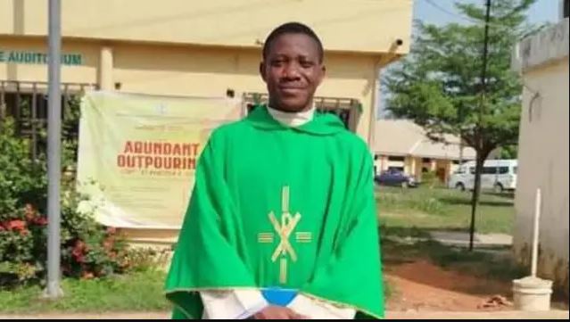 Violencia en Nigeria: un sacerdote asesinado a tiros en plena calle Violencia en Nigeria: un sacerdote asesinado a tiros en plena calle