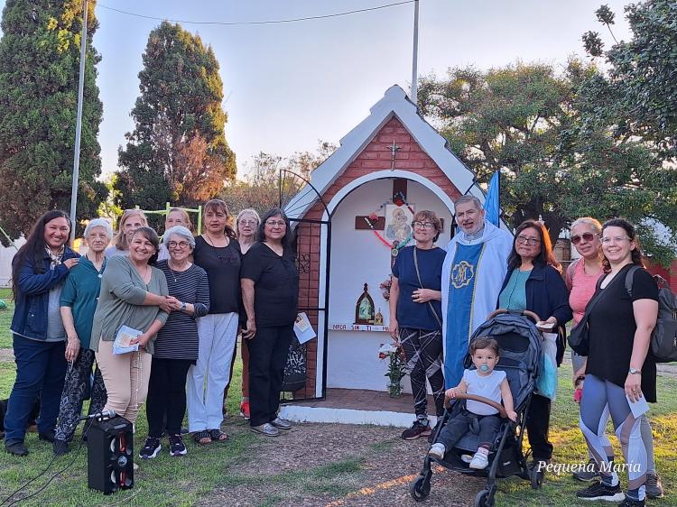 La Virgen de Schoenstatt, patrona de un barrio en San Nicolás de los Arroyos La Virgen de Schoenstatt, patrona de un barrio en San Nicolás de los Arroyos