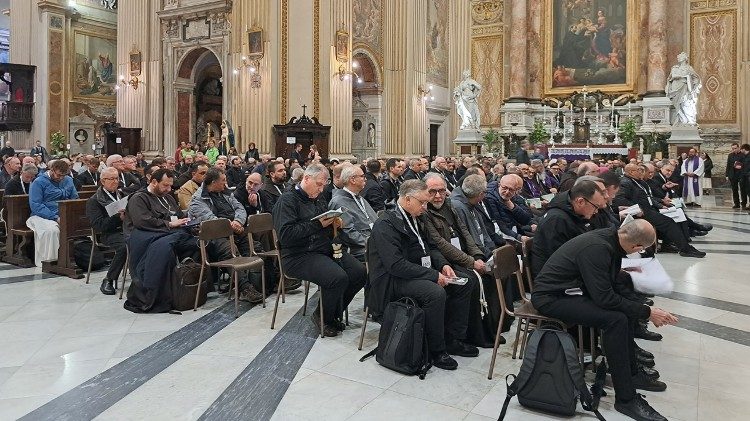 Las 24 horas para el Señor: sacerdotes del mundo para 'vivir el perdón' Las 24 horas para el Señor: sacerdotes del mundo para 'vivir el perdón'